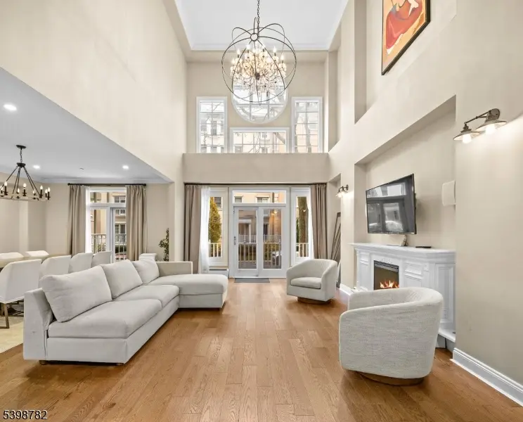 208 Shearwater Ct #15, Jersey City, NJ 07305