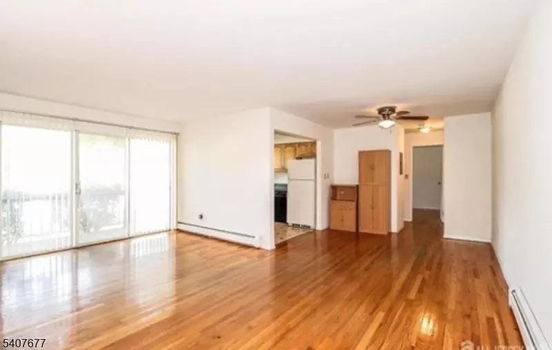 18 Deanna Dr #37, Hillsborough Twp., NJ 08844