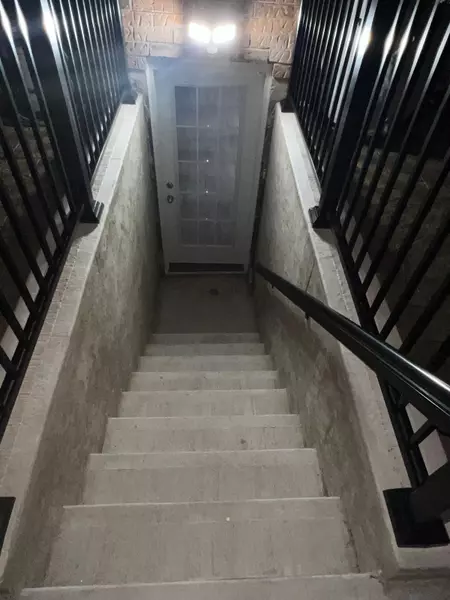 8 Evanwood CRES #Bsmt, Brampton, ON L6X 0P8