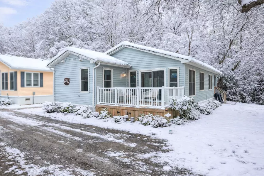 22790 Amiens RD #1, Middlesex Centre, ON N0L 1R0