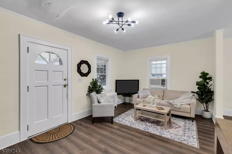 Linden City, NJ 07036,906 Dewitt St