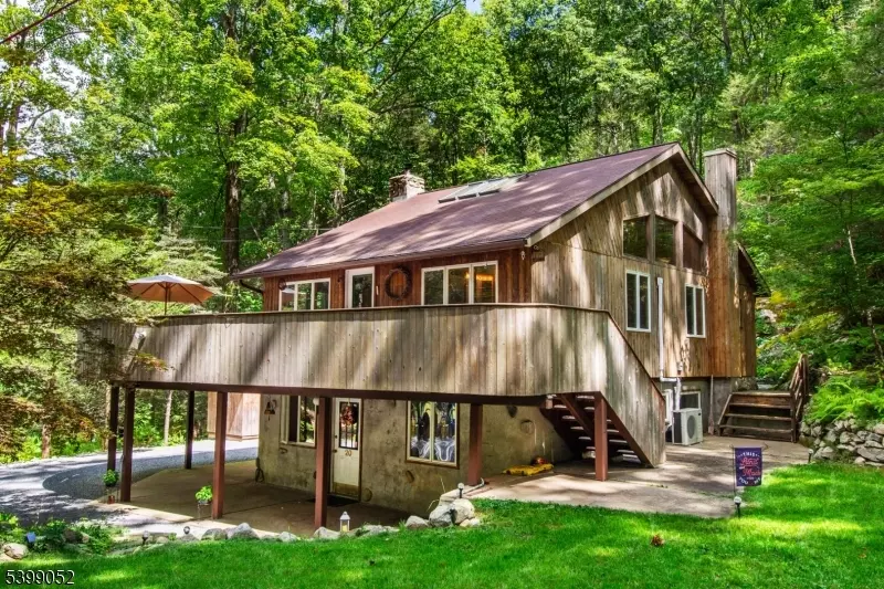 Vernon Twp., NJ 07461,20 Glenwood Ln