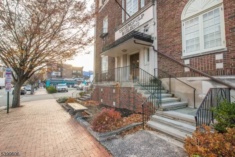 Montclair Twp., NJ 07042,26 Park St   PH