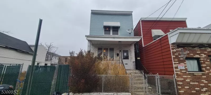 Bayonne City, NJ 07002,31 W 20Th St