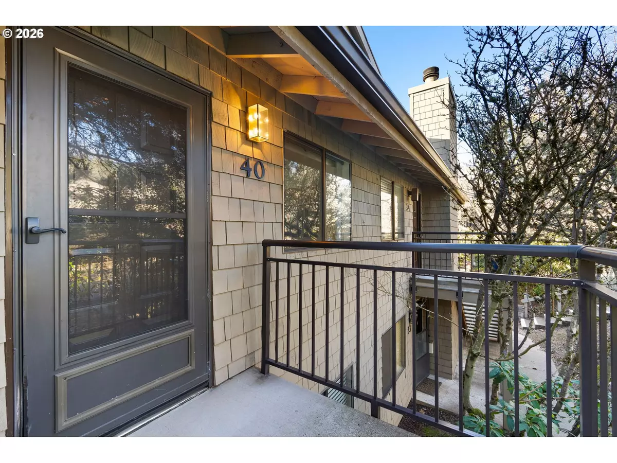 Lake Oswego, OR 97035,40 CRESTFIELD CT