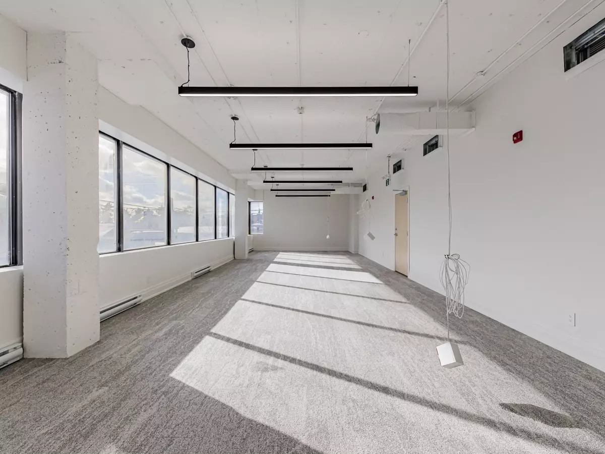 Toronto C06, ON M3H 5W1,345 Wilson AVE #201