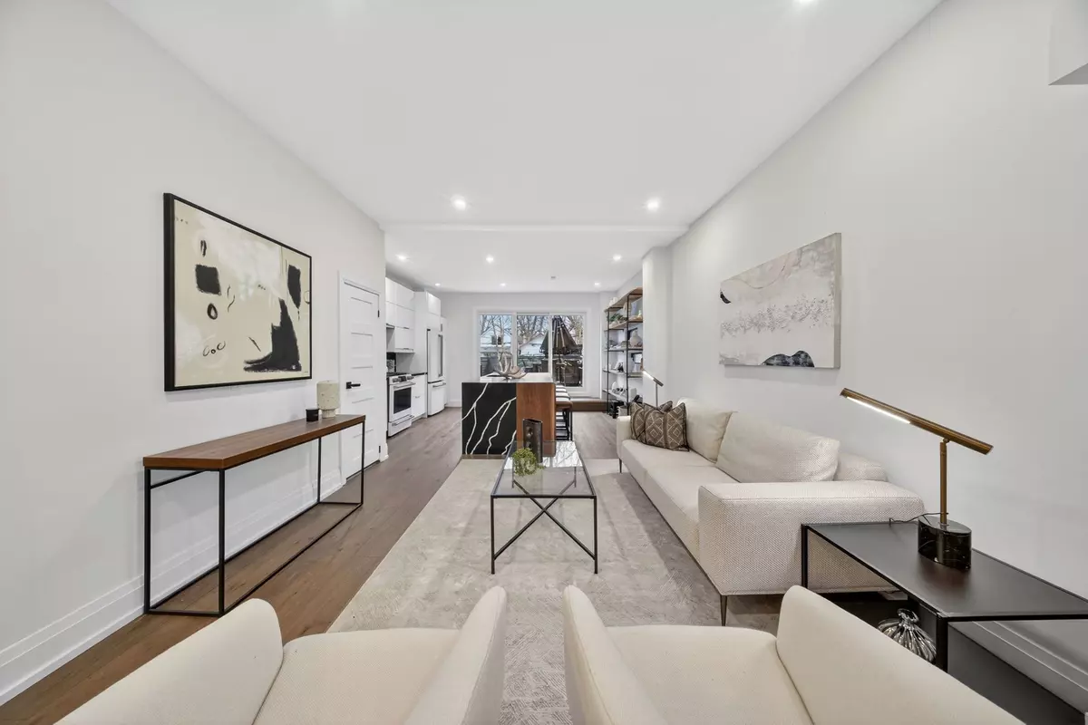 Toronto E01, ON M4J 4V3,143 Parkmount RD