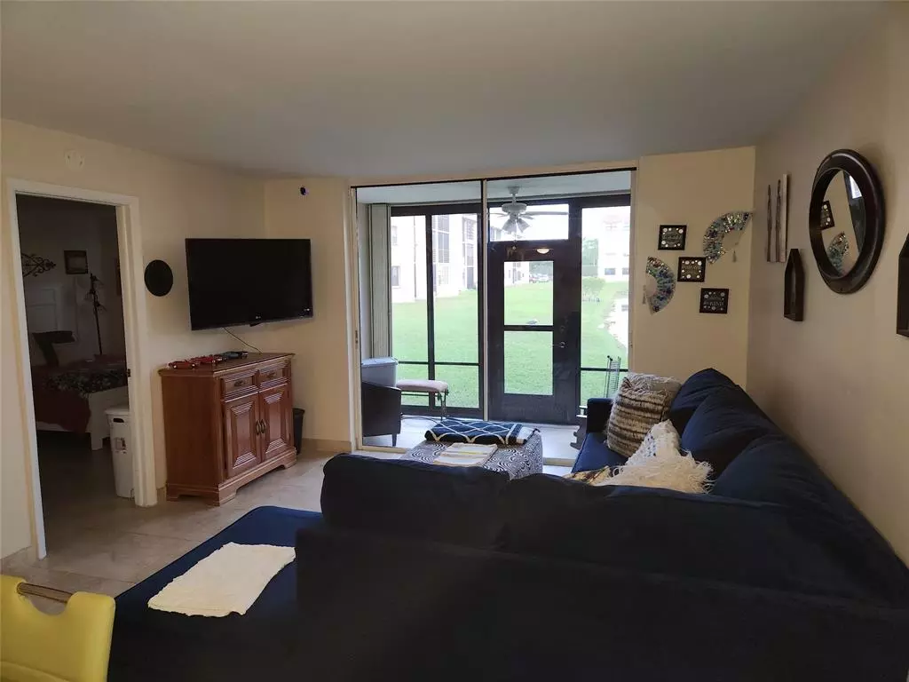 Sunrise, FL 33322,10180 NW 30th Ct #101