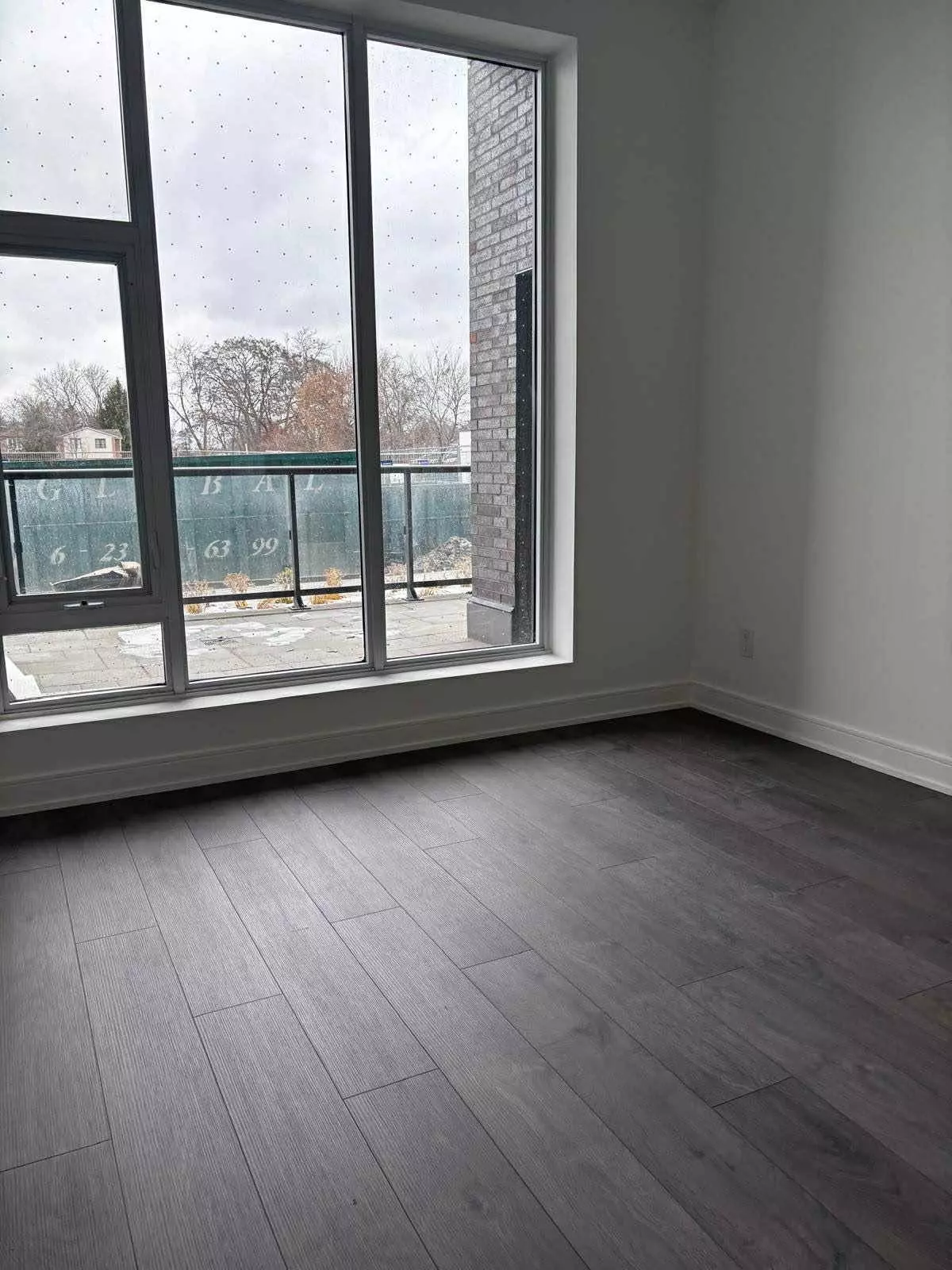 Newmarket, ON L3Y 0J2,715 Davis DR #B102