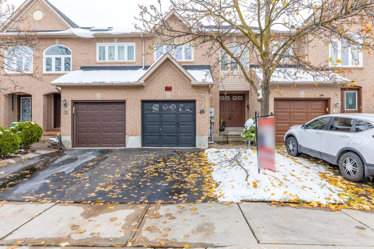 Brampton, ON L6X 4N6,49 Goldenlight CIR #32