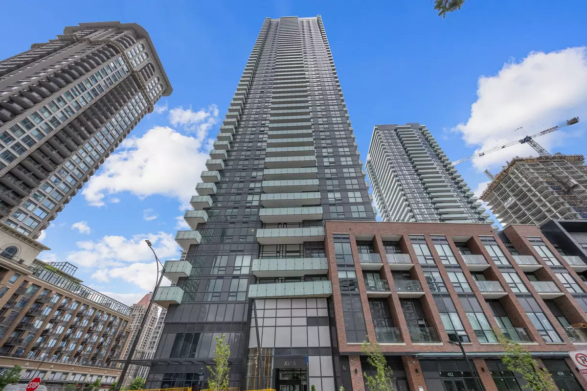 Mississauga, ON L5B 0L6,430 Square One DR #4703