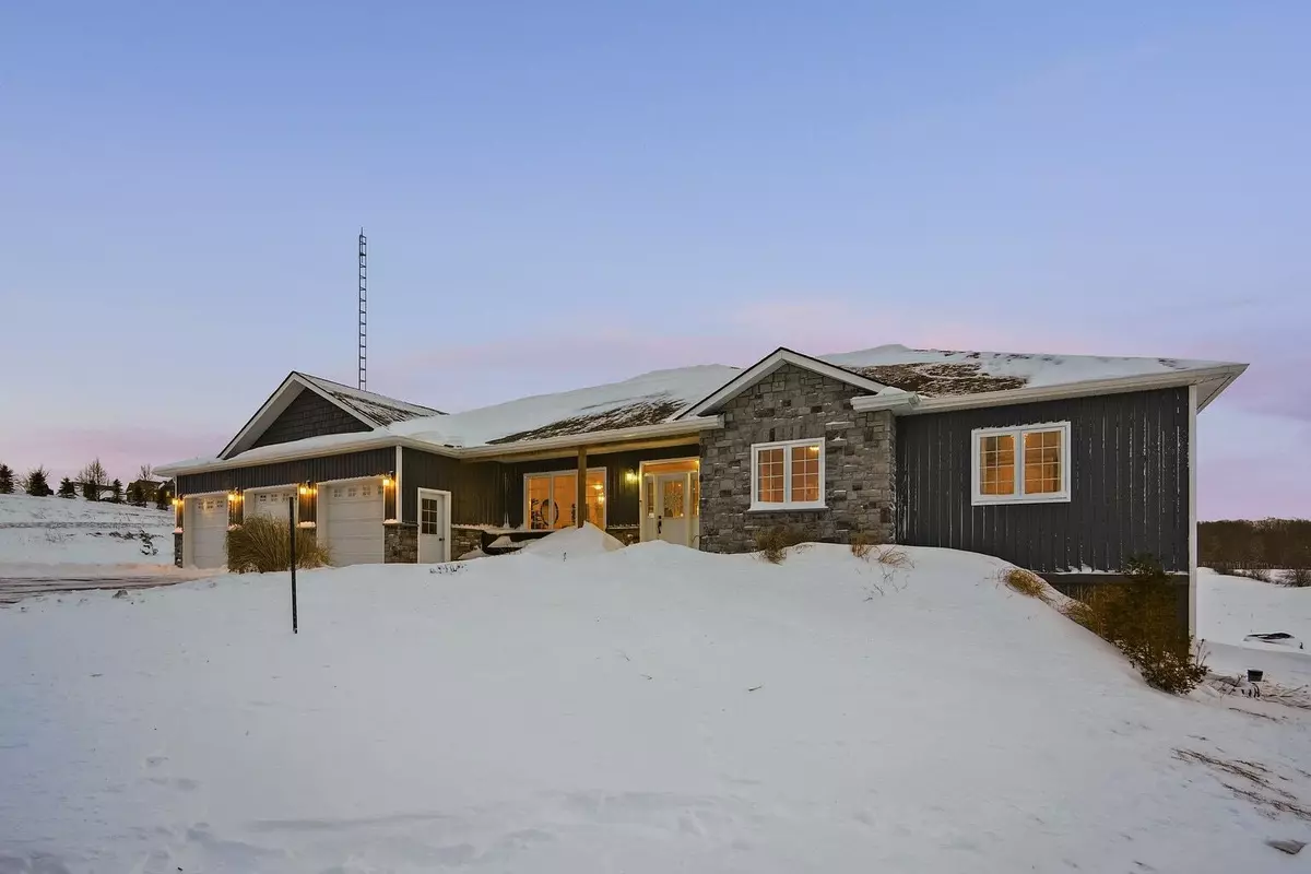 East Garafraxa, ON L9W 7A8,151116 12th Line