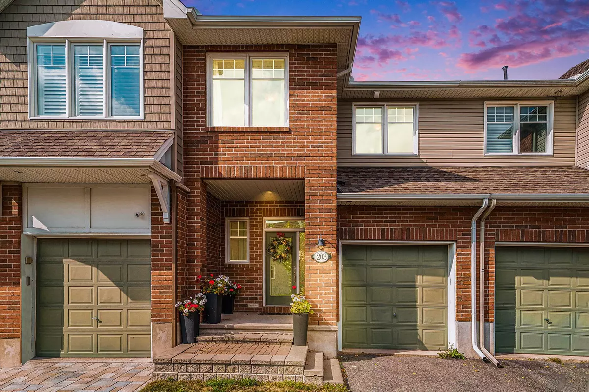 Barrhaven, ON K2J 5V5,203 Brambling WAY