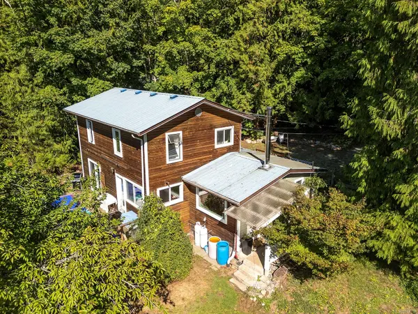 4256 Macaulay Rd, Black Creek, BC V9J 1E1