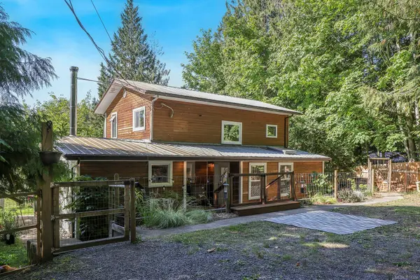 4256 Macaulay Rd, Black Creek, BC V9J 1E1