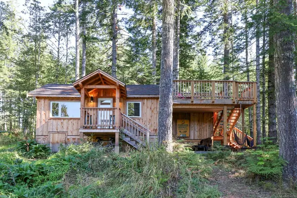 4256 Macaulay Rd, Black Creek, BC V9J 1E1