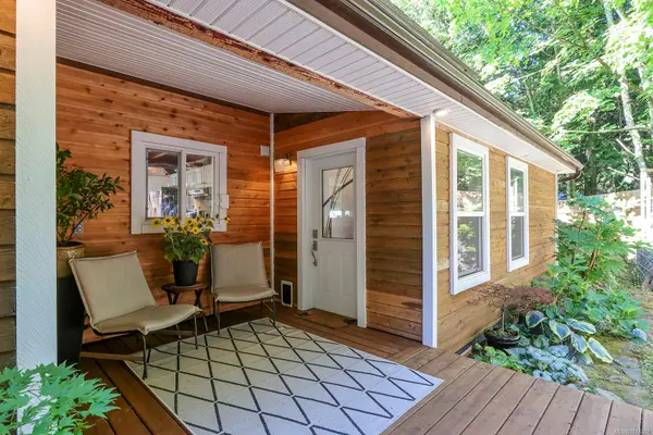 4256 Macaulay Rd, Black Creek, BC V9J 1E1