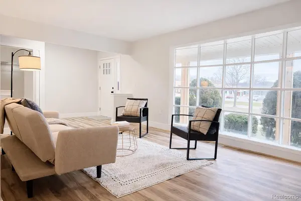 14851 Williamsburg DR, Riverview, MI 48193