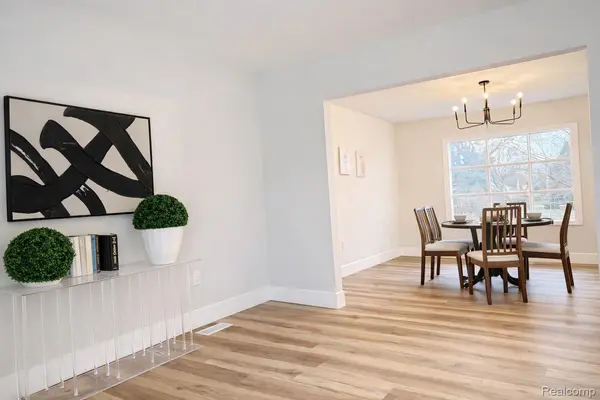 14851 Williamsburg DR, Riverview, MI 48193