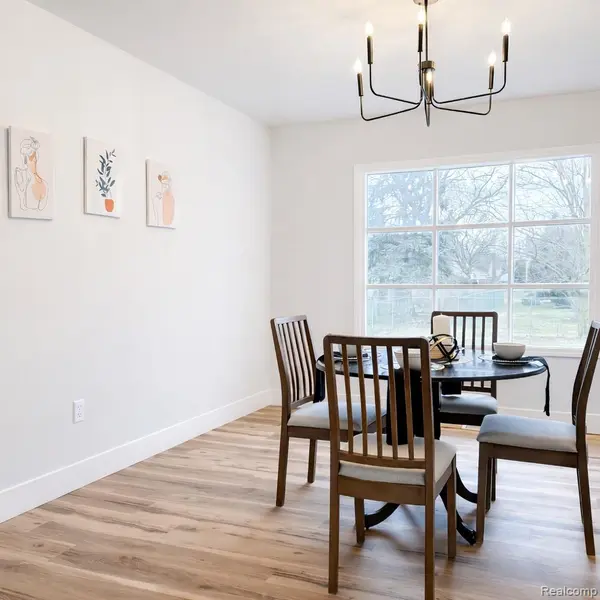 14851 Williamsburg DR, Riverview, MI 48193