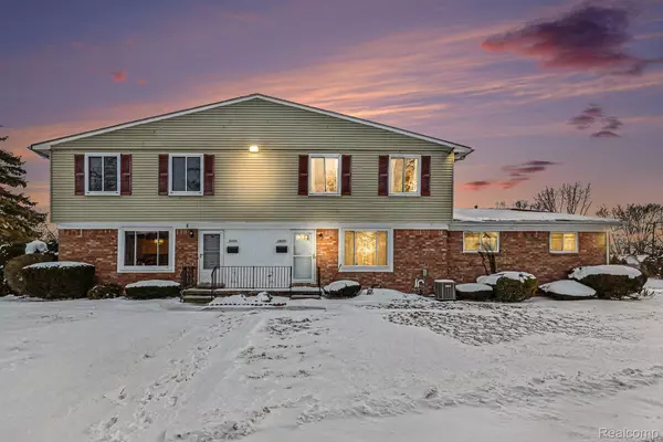 Clinton Township, MI 48035,24570 Quad Park LN