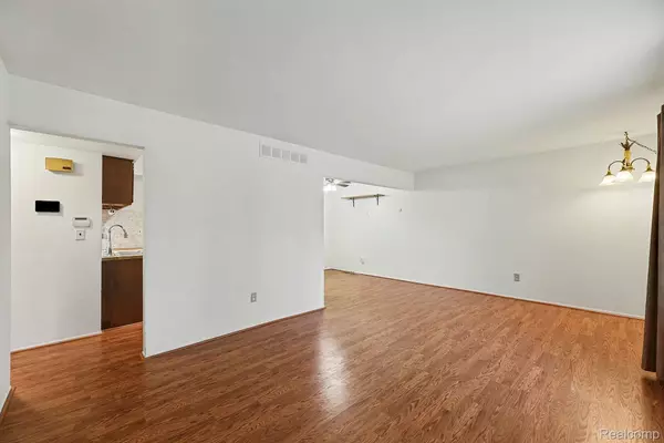 Clinton Township, MI 48035,24570 Quad Park LN