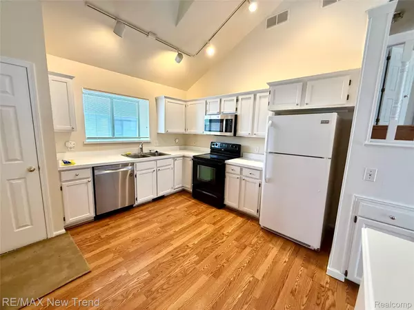 Ann Arbor, MI 48103,2521 Country Village CT