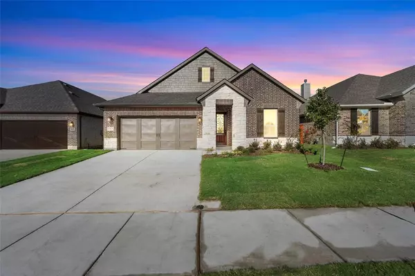 513 Pickett Creek Drive, Aledo, TX 76008