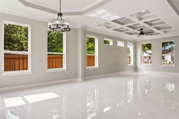 Dallas, TX 75212,3102 Chicago Street