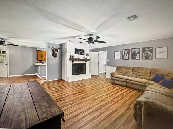 Axtell, TX 76624,521 Wood