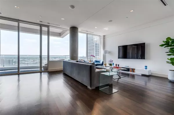 Dallas, TX 75219,2408 Victory Park Lane #1132