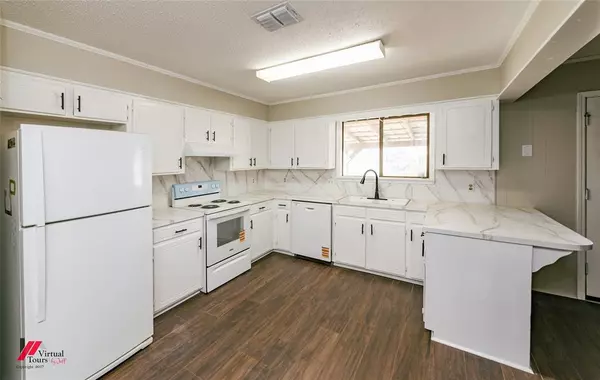 Shreveport, LA 71118,4816 Honeysuckle Lane