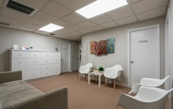 123 Columbia Tpke, Florham Park Boro, NJ 07932