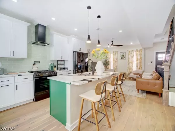 Newark City, NJ 07102,16 Eagles St