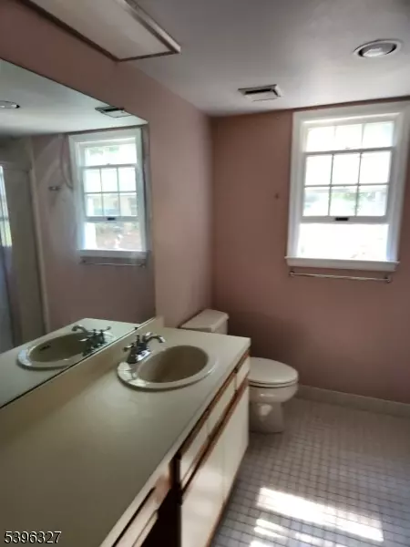 Newark City, NJ 07107,166 N 9Th St