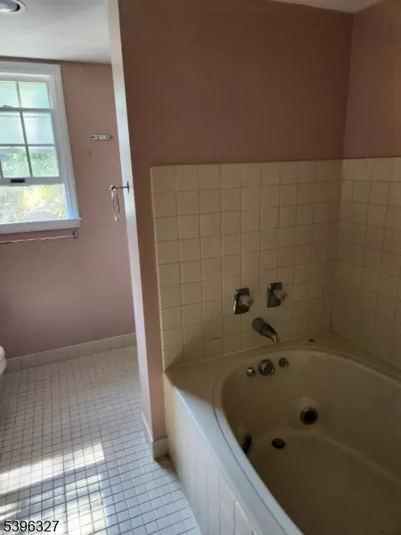 Newark City, NJ 07107,166 N 9Th St