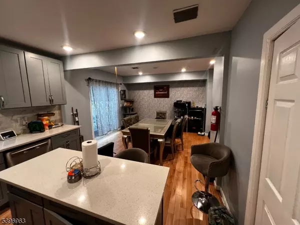 Newark City, NJ 07106,149 Smith St