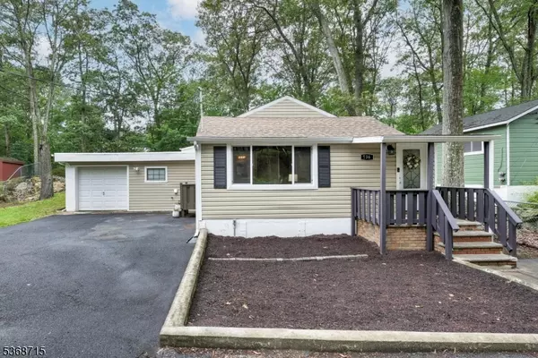 736 Brooklyn Mountain Rd, Hopatcong Boro, NJ 07843