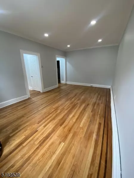 Elizabeth City, NJ 07208,555 Westminster Ave #3