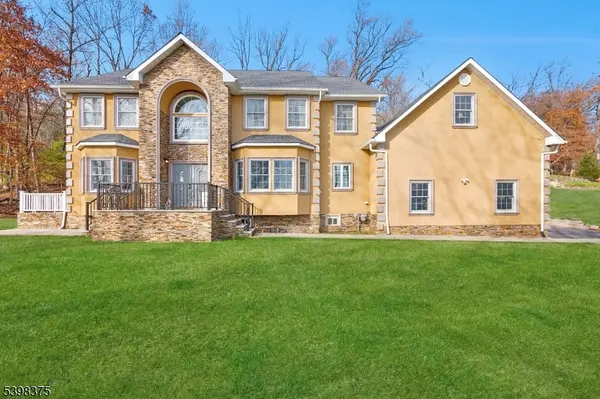 1121 N Washington Ave, Green Brook Twp., NJ 08812