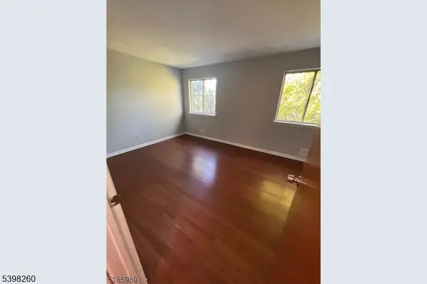 736 William St, Harrison Town, NJ 07029