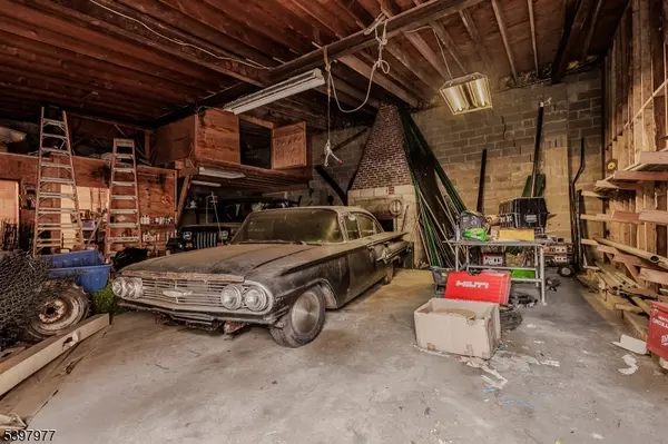 Newark City, NJ 07105,548 Ferry St