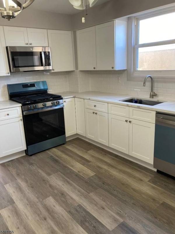 9 Enoch St, East Rutherford Boro, NJ 07073