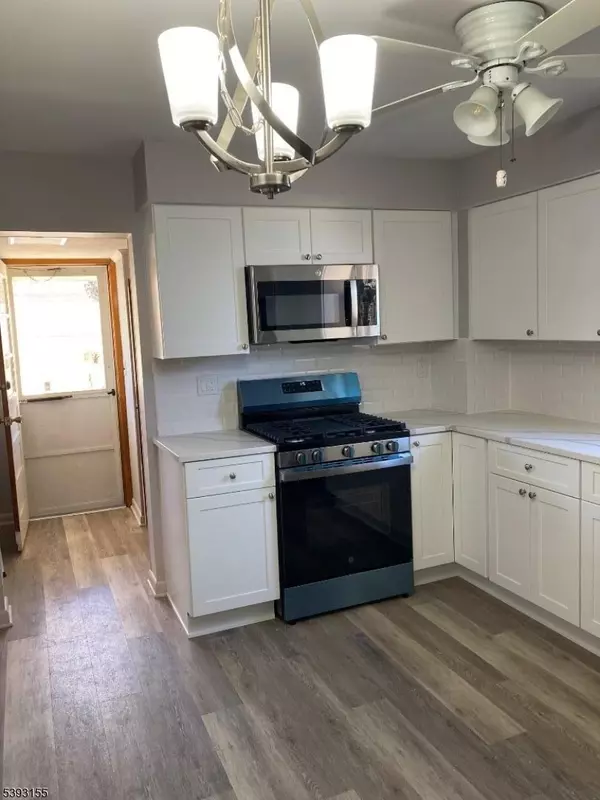 East Rutherford Boro, NJ 07073,9 Enoch St