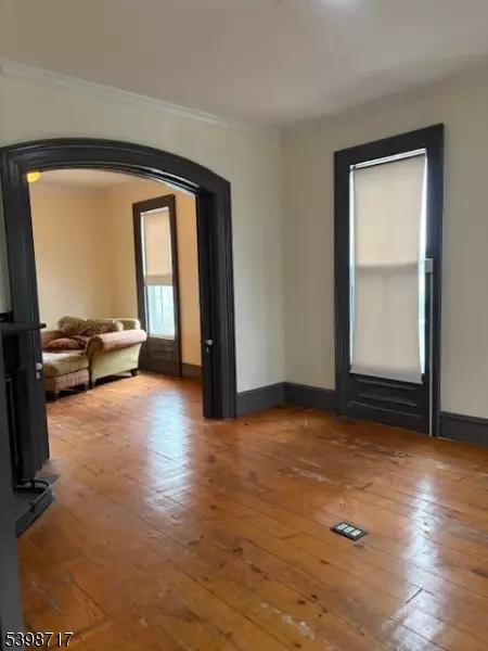 Raritan Boro, NJ 08869,30 W Somerset St