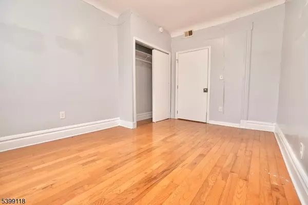 Newark City, NJ 07106,20 Stuyvesant Ave