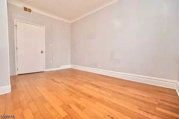 Newark City, NJ 07106,20 Stuyvesant Ave