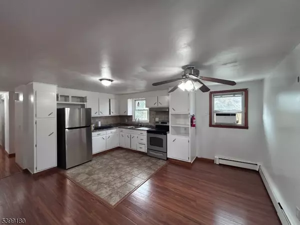 425 Amon Ter #2, Linden City, NJ 07036