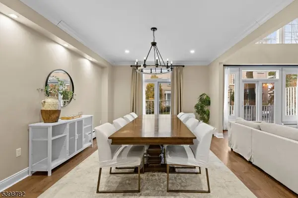 208 Shearwater Ct #15, Jersey City, NJ 07305