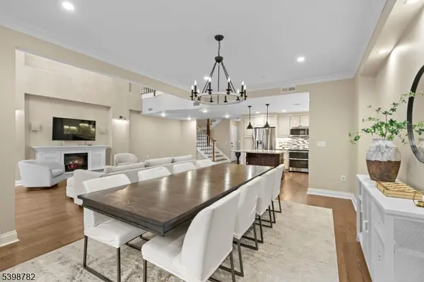 208 Shearwater Ct #15, Jersey City, NJ 07305